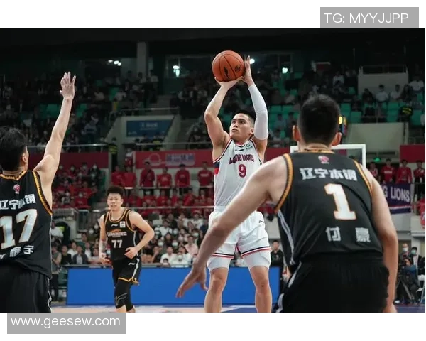 CBA精彩对决10月25日山东队迎战广州队全力争胜展现实力 CBA精彩对决10月25日山东队迎战广州队全力争胜展现实力