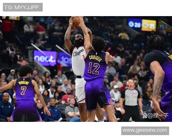 火箭与湖人激战在即1月20日精彩对决不容错过爱看NBA的你准备好了吗